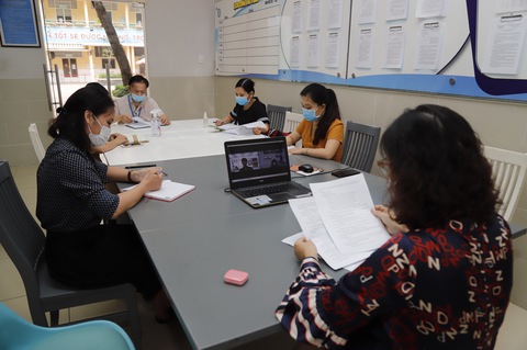 TP.HCM thí điểm đi học lại từ 13-12: Nhiều trường tiến thoái lưỡng nan - Ảnh 1. TP.HCM thí điểm đi học lại từ 13-12: Nhiều trường tiến thoái lưỡng nan - Ảnh 1.
