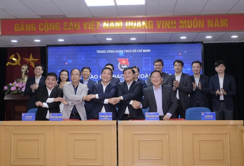 Bộ trưởng Thông tin và truyền thông: Việc khó tạo người giỏi, việc vĩ đại tạo người vĩ đại - Ảnh 2.