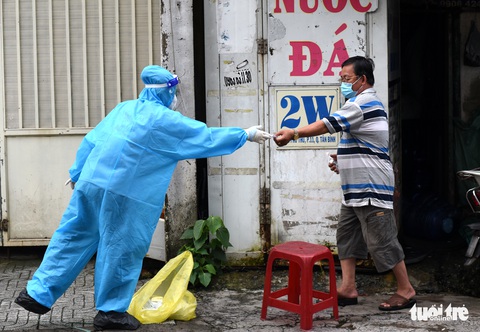 Tin sáng 9-12: Nhóm nguy cơ cao nhất khi mắc COVID-19 là ai, can thiệp ra sao? - Ảnh 1. Tin sáng 9-12: Nhóm nguy cơ cao nhất khi mắc COVID-19 là ai, can thiệp ra sao? - Ảnh 1.