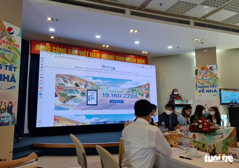 Hơn 3.000 vé máy bay, tàu xe Tết tặng cho sinh viên, công nhân - Ảnh 5. Hơn 3.000 vé máy bay, tàu xe Tết tặng cho sinh viên, công nhân - Ảnh 5.