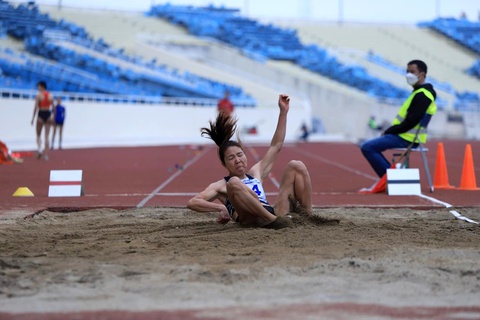 Nhà vô địch Asiad Bùi Thị Thu Thảo trở lại với huy chương vàng lấp lánh - Ảnh 3. Nhà vô địch Asiad Bùi Thị Thu Thảo trở lại với huy chương vàng lấp lánh - Ảnh 3.