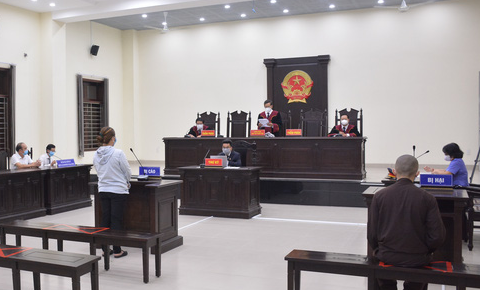 Người ở tịnh thất Bồng Lai kháng cáo đòi 3,3 tỉ vì bị đánh, đến hơn 21h tòa mới tuyên án - Ảnh 1. Người ở tịnh thất Bồng Lai kháng cáo đòi 3,3 tỉ vì bị đánh, đến hơn 21h tòa mới tuyên án - Ảnh 1.