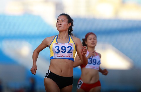 Lê Tú Chinh vô đối trên đường đua 100m - Ảnh 1. Lê Tú Chinh vô đối trên đường đua 100m - Ảnh 1.