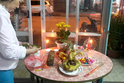 Tết xưa - Tết nay: Giao thừa của má, lắng nghe con gì ra đời - Ảnh 1. Tết xưa - Tết nay: Giao thừa của má, lắng nghe con gì ra đời - Ảnh 1.