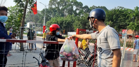 Tìm F1, F2 trong 16.000 sinh viên, hàng trăm giảng viên ở Bình Dương - Ảnh 6. Tìm F1, F2 trong 16.000 sinh viên, hàng trăm giảng viên ở Bình Dương - Ảnh 6.