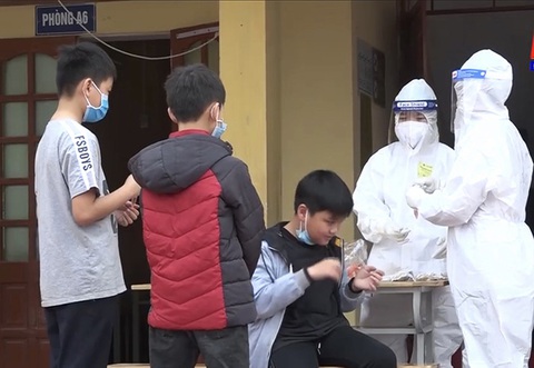 Hơn 180 thầy trò đi cách ly sau khi cô giáo mắc COVID-19 - Ảnh 1. Hơn 180 thầy trò đi cách ly sau khi cô giáo mắc COVID-19 - Ảnh 1.