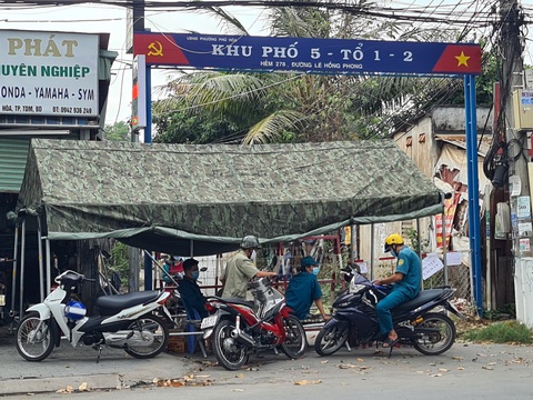 Tìm F1, F2 trong 16.000 sinh viên, hàng trăm giảng viên ở Bình Dương - Ảnh 1. Tìm F1, F2 trong 16.000 sinh viên, hàng trăm giảng viên ở Bình Dương - Ảnh 1.