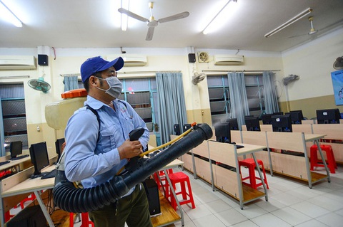 27 tỉnh, thành cho học sinh ở nhà - Ảnh 2. 27 tỉnh, thành cho học sinh ở nhà - Ảnh 2.