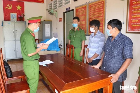 Khởi tố thanh niên dùng sà lan bơm hút cát trái phép trên sông Cổ Chiên - Ảnh 1. Khởi tố thanh niên dùng sà lan bơm hút cát trái phép trên sông Cổ Chiên - Ảnh 1.