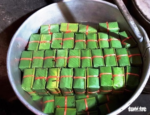 Người làng nghề bánh chưng: Bánh không ngon không bán cho khách - Ảnh 4. Người làng nghề bánh chưng: Bánh không ngon không bán cho khách - Ảnh 4.