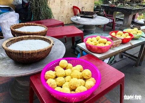Người làng nghề bánh chưng: Bánh không ngon không bán cho khách - Ảnh 2. Người làng nghề bánh chưng: Bánh không ngon không bán cho khách - Ảnh 2.