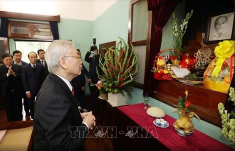 Tổng bí thư, Chủ tịch nước Nguyễn Phú Trọng dâng hương tưởng niệm Chủ tịch Hồ Chí Minh - Ảnh 1. Tổng bí thư, Chủ tịch nước Nguyễn Phú Trọng dâng hương tưởng niệm Chủ tịch Hồ Chí Minh - Ảnh 1.