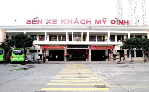 Hà Nội ngày 30 Tết: Đào, quất bung nở nhưng ít người mua, hoa tươi bỏ thối cả đống - Ảnh 12. Hà Nội ngày 30 Tết: Đào, quất bung nở nhưng ít người mua, hoa tươi bỏ thối cả đống - Ảnh 12.