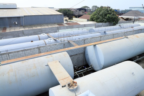 Bắt khẩn cấp thêm 8 người trong vụ pha chế 2,7 triệu lít xăng giả - Ảnh 3. Bắt khẩn cấp thêm 8 người trong vụ pha chế 2,7 triệu lít xăng giả - Ảnh 3.