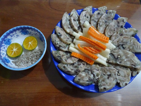 Chờ chi mà chờ chả da đầu heo ngon bá cháy à nghen của má - Ảnh 1. Chờ chi mà chờ chả da đầu heo ngon bá cháy à nghen của má - Ảnh 1.