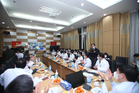 Giao thừa đặc biệt ở các điểm điều trị bệnh nhân COVID-19 - Ảnh 2. Giao thừa đặc biệt ở các điểm điều trị bệnh nhân COVID-19 - Ảnh 2.