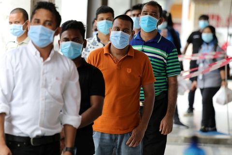 Malaysia hào phóng tiêm vắc xin COVID-19 miễn phí luôn người nước ngoài - Ảnh 1. Malaysia hào phóng tiêm vắc xin COVID-19 miễn phí luôn người nước ngoài - Ảnh 1.