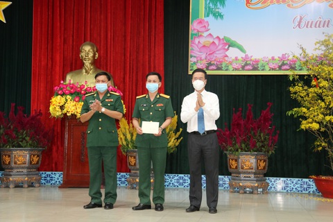 Ông Võ Văn Thưởng chúc Tết Sư đoàn 9 thuộc Quân đoàn 4 - Ảnh 3. Ông Võ Văn Thưởng chúc Tết Sư đoàn 9 thuộc Quân đoàn 4 - Ảnh 3.