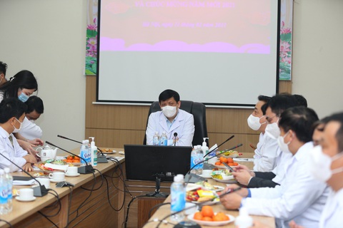 Giao thừa đặc biệt ở các điểm điều trị bệnh nhân COVID-19 - Ảnh 3. Giao thừa đặc biệt ở các điểm điều trị bệnh nhân COVID-19 - Ảnh 3.