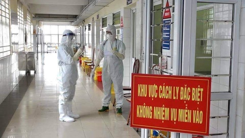 Nữ bác sĩ hoãn cưới 3 lần để vào điểm nóng chống dịch COVID-19 - Ảnh 2. Nữ bác sĩ hoãn cưới 3 lần để vào điểm nóng chống dịch COVID-19 - Ảnh 2.