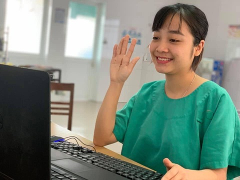 Valentine đặc biệt của y bác sĩ bệnh viện điều trị bệnh nhân COVID-19 tại Quảng Ninh - Ảnh 1. Valentine đặc biệt của y bác sĩ bệnh viện điều trị bệnh nhân COVID-19 tại Quảng Ninh - Ảnh 1.