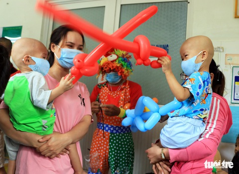 Ấm áp bữa ăn đầu năm cho bệnh nhi ung thư - Ảnh 11. Ấm áp bữa ăn đầu năm cho bệnh nhi ung thư - Ảnh 11.