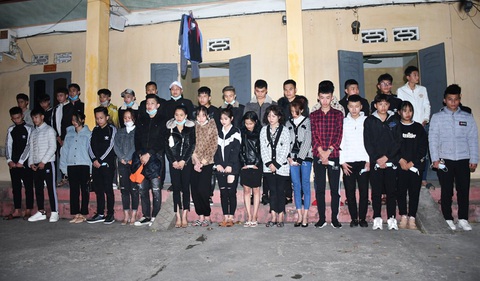 34 thanh niên phi xe máy thông chốt bất thành từ Hải Dương vào Hải Phòng - Ảnh 3. 34 thanh niên phi xe máy thông chốt bất thành từ Hải Dương vào Hải Phòng - Ảnh 3.