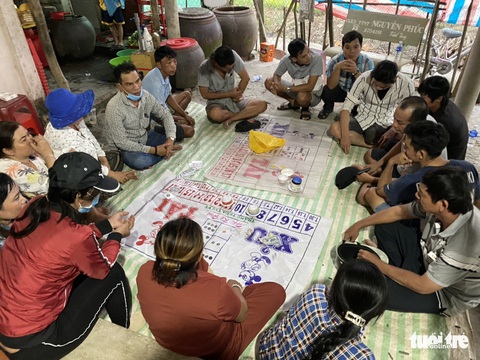 Khởi tố 11 người tổ chức đánh bạc ở Tiền Giang - Ảnh 2. Khởi tố 11 người tổ chức đánh bạc ở Tiền Giang - Ảnh 2.