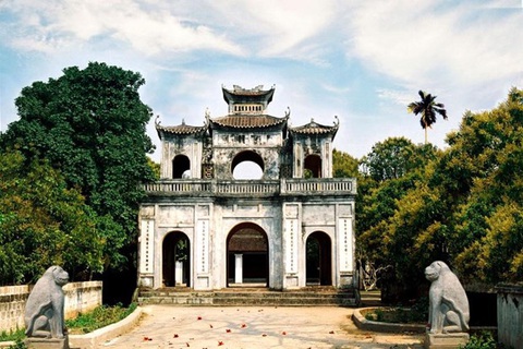Du khách đông, Hưng Yên đóng cửa tất cả khu di tích để phòng COVID-19 - Ảnh 1. Du khách đông, Hưng Yên đóng cửa tất cả khu di tích để phòng COVID-19 - Ảnh 1.