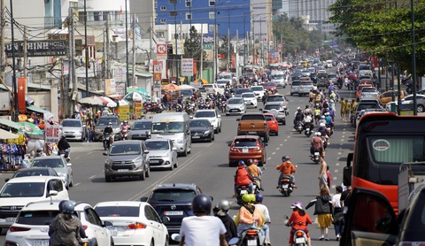 Bãi biển Vũng Tàu đông đúc ngày mùng 5 Tết - Ảnh 7. Bãi biển Vũng Tàu đông đúc ngày mùng 5 Tết - Ảnh 7.