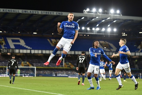 Thắng thuyết phục Everton, Man City bỏ xa Man Utd 10 điểm - Ảnh 2. Thắng thuyết phục Everton, Man City bỏ xa Man Utd 10 điểm - Ảnh 2.