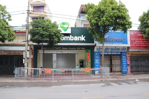 Thêm 2 người nghi nhiễm COVID-19, 1 là F1 của nữ nhân viên ngân hàng - Ảnh 1. Thêm 2 người nghi nhiễm COVID-19, 1 là F1 của nữ nhân viên ngân hàng - Ảnh 1.