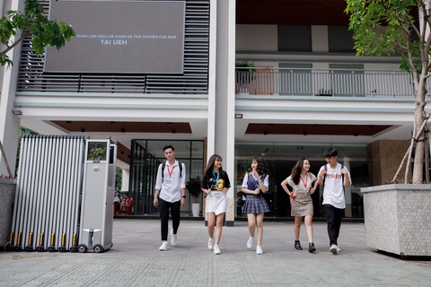 ĐH Kinh tế TP.HCM xét tuyển học sinh tốt nghiệp THPT nước ngoài - Ảnh 1. ĐH Kinh tế TP.HCM xét tuyển học sinh tốt nghiệp THPT nước ngoài - Ảnh 1.