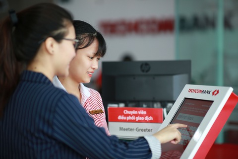 Techcombank được chọn là Ngân hàng bán lẻ được tin dùng nhất tại Việt Nam - Ảnh 2. Techcombank được chọn là Ngân hàng bán lẻ được tin dùng nhất tại Việt Nam - Ảnh 2.