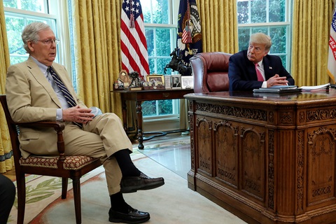 Trump - McConnell: Sau đấu khẩu là gì? - Ảnh 1. Trump - McConnell: Sau đấu khẩu là gì? - Ảnh 1.
