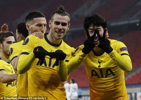 Gareth Bale tỏa sáng giúp Tottenham đặt một chân vào vòng 16 đội Europa League - Ảnh 1. Gareth Bale tỏa sáng giúp Tottenham đặt một chân vào vòng 16 đội Europa League - Ảnh 1.