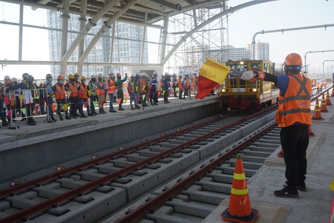 Bắt đầu kéo cáp điện cho toàn tuyến metro số 1 Bến Thành - Suối Tiên - Ảnh 2. Bắt đầu kéo cáp điện cho toàn tuyến metro số 1 Bến Thành - Suối Tiên - Ảnh 2.