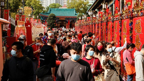 Năm 2020, dân số Hong Kong lần đầu giảm sau 60 năm, người Mỹ giảm tuổi thọ 1 năm - Ảnh 1. Năm 2020, dân số Hong Kong lần đầu giảm sau 60 năm, người Mỹ giảm tuổi thọ 1 năm - Ảnh 1.