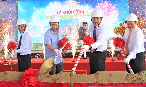Xúc động với bài thơ viết về Anh Hai Nghĩa của nguyên bí thư Tỉnh ủy Bến Tre - Ảnh 1. Xúc động với bài thơ viết về Anh Hai Nghĩa của nguyên bí thư Tỉnh ủy Bến Tre - Ảnh 1.