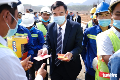 Chủ tịch Đà Nẵng cam kết hỗ trợ nhà đầu tư tối đa - Ảnh 1. Chủ tịch Đà Nẵng cam kết hỗ trợ nhà đầu tư tối đa - Ảnh 1.