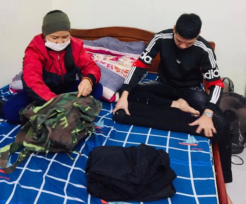 Tình nguyện xách balo vào khu cách ly hỗ trợ ngành y tế - Ảnh 1. Tình nguyện xách balo vào khu cách ly hỗ trợ ngành y tế - Ảnh 1.