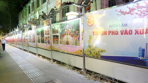TP.HCM tổ chức triển lãm ảnh Mừng xuân Tân Sửu - Mừng Đảng quang vinh - Ảnh 3. TP.HCM tổ chức triển lãm ảnh Mừng xuân Tân Sửu - Mừng Đảng quang vinh - Ảnh 3.