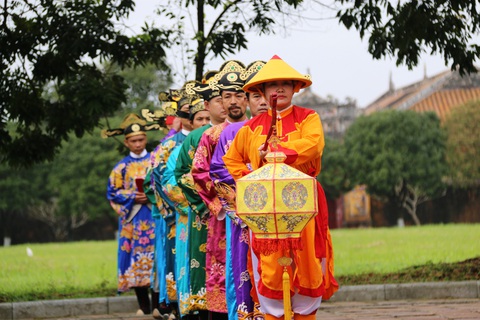 Tái hiện buổi thiết triều đầu năm trong hoàng cung Huế - Ảnh 3. Tái hiện buổi thiết triều đầu năm trong hoàng cung Huế - Ảnh 3.