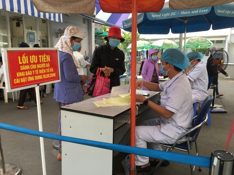TP.HCM: Tất cả người tiếp xúc bệnh nhân 1660, 1843 và bác sĩ ở Gia Lai âm tính - Ảnh 1. TP.HCM: Tất cả người tiếp xúc bệnh nhân 1660, 1843 và bác sĩ ở Gia Lai âm tính - Ảnh 1.