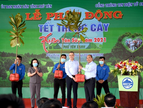 Thủ tướng gởi thông điệp ‘Vì một Việt Nam xanh’ - Ảnh 5. Thủ tướng gởi thông điệp ‘Vì một Việt Nam xanh’ - Ảnh 5.