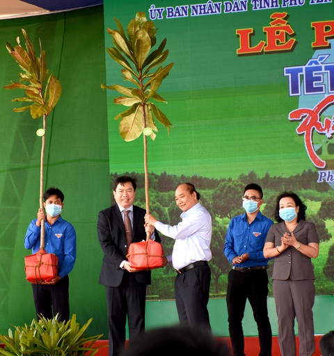 Thủ tướng gởi thông điệp ‘Vì một Việt Nam xanh’ - Ảnh 6. Thủ tướng gởi thông điệp ‘Vì một Việt Nam xanh’ - Ảnh 6.