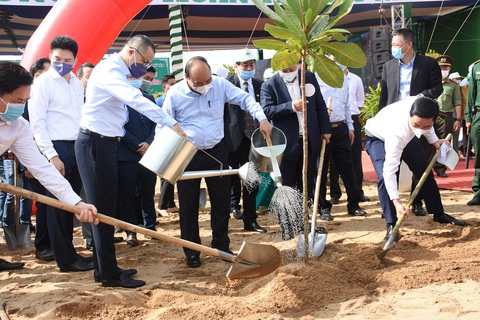 Thủ tướng gởi thông điệp ‘Vì một Việt Nam xanh’ - Ảnh 1. Thủ tướng gởi thông điệp ‘Vì một Việt Nam xanh’ - Ảnh 1.