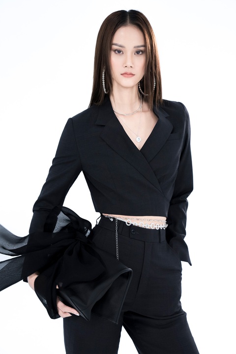 Trần Hùng công bố bộ sưu tập ấn tượng La Muse đến London Fashion Week - Ảnh 7. Trần Hùng công bố bộ sưu tập ấn tượng La Muse đến London Fashion Week - Ảnh 7.