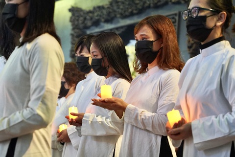 Tiếng đàn vùng Mê Thảo được tái hiện trong lễ tang NSND Hoàng Dũng - Ảnh 1. Tiếng đàn vùng Mê Thảo được tái hiện trong lễ tang NSND Hoàng Dũng - Ảnh 1.