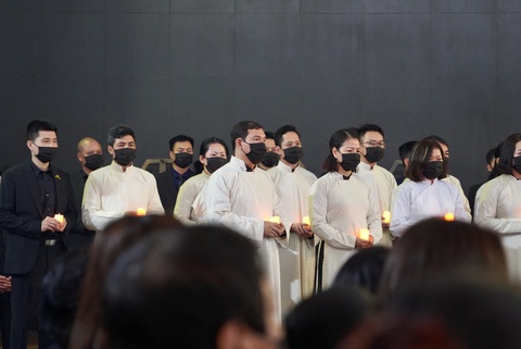 Tiếng đàn vùng Mê Thảo được tái hiện trong lễ tang NSND Hoàng Dũng - Ảnh 2. Tiếng đàn vùng Mê Thảo được tái hiện trong lễ tang NSND Hoàng Dũng - Ảnh 2.